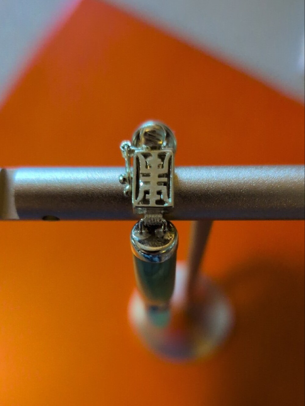 Green Jade Bracelet with 14k gold - Picture 4 of 12
